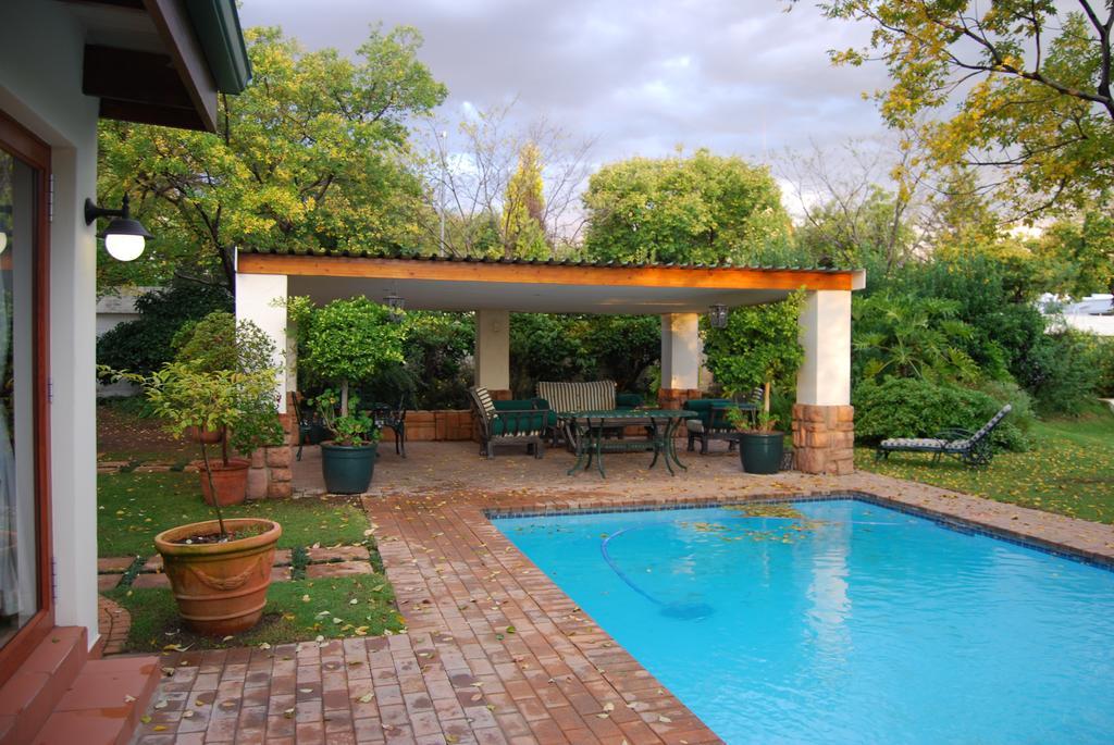 Sunninghill Guest Lodges Johannesburg Exteriör bild