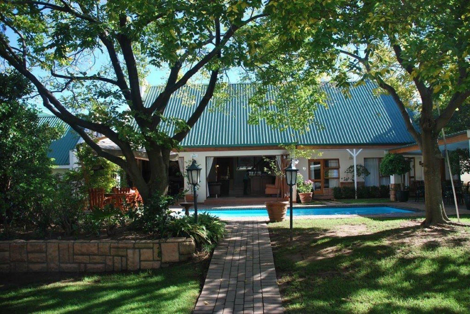 Sunninghill Guest Lodges Johannesburg Exteriör bild